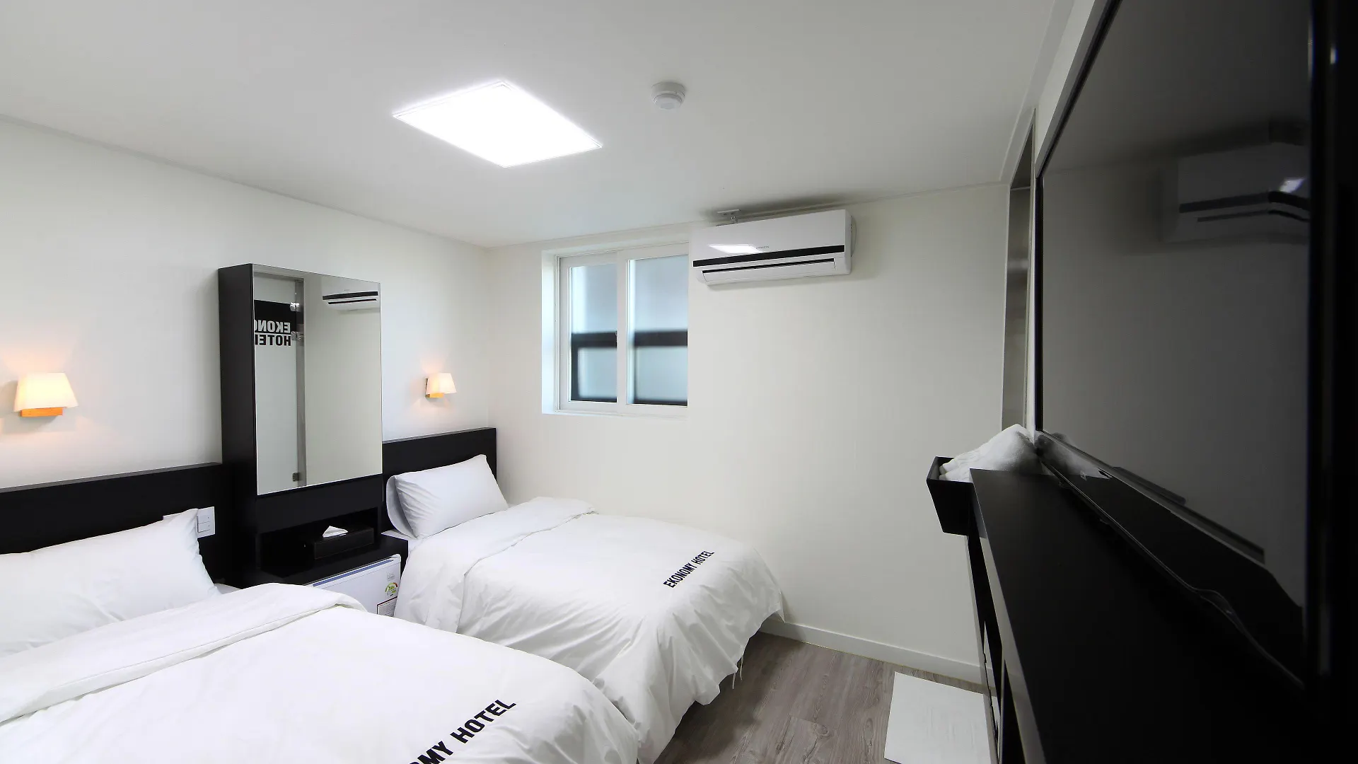 Ekonomy Hotel Incheon 3*,